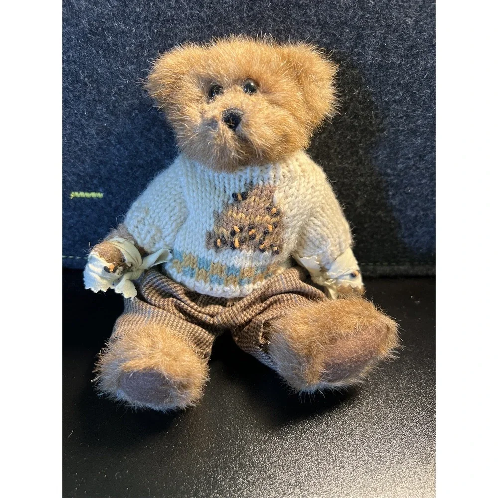Retired Boyds Bears & Friends Edmund T. Bear‎ Beehive Sweater 8